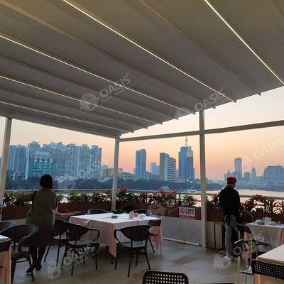 6x6m Pergola vườn nhôm với mái vòm kéo ra Khách hàng chống mưa
